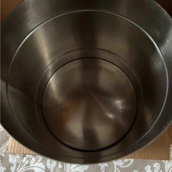 NEW Ice Bucket Wicker and Krome. Removable lid. 7.5”H 7.5” W - Picture 3 of 3